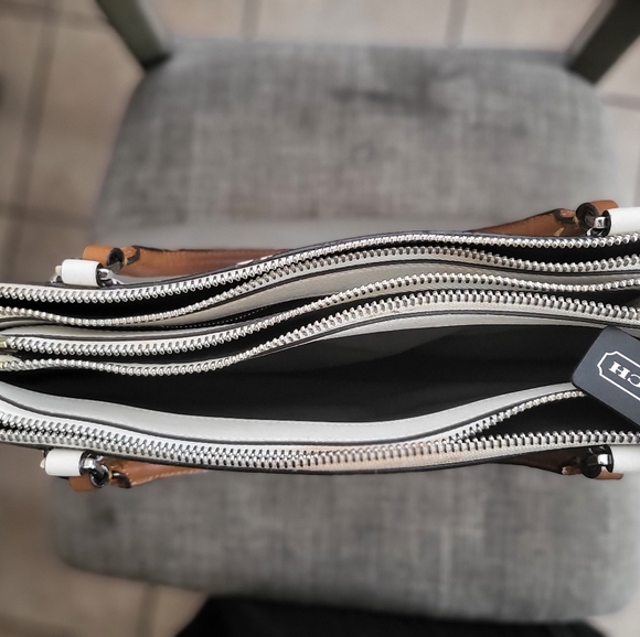 Coach Bag - Picture 3 of 13